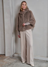 Afbeelding in Gallery-weergave laden, Jas Danta
