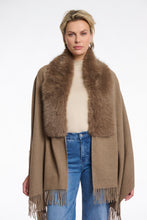 Afbeelding in Gallery-weergave laden, Cape Wendy
