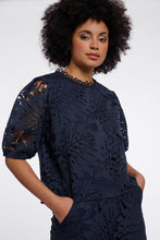 Afbeelding in Gallery-weergave laden, Chantalle
