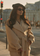 Afbeelding in Gallery-weergave laden, Jas Leyli
