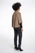 Afbeelding in Gallery-weergave laden, Cape Dewie
